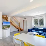 Compass House * Wiselka
