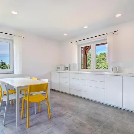 Compass House Tatil Evi *
