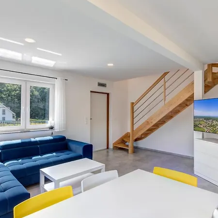 Holiday home Compass House