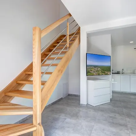 Compass House Tatil Evi