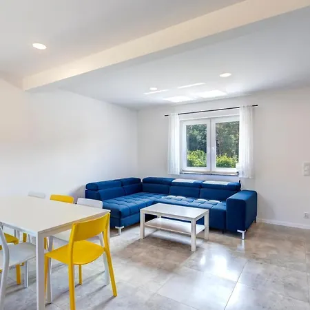 Compass House * Wiselka